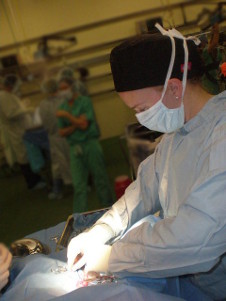 Doctor Cathleen Medbury in surgery